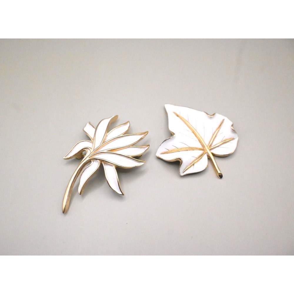 Vintage Signed Crown Trifari White Enamel Leaf Brooch Pin Lot 2pc Mid Century
